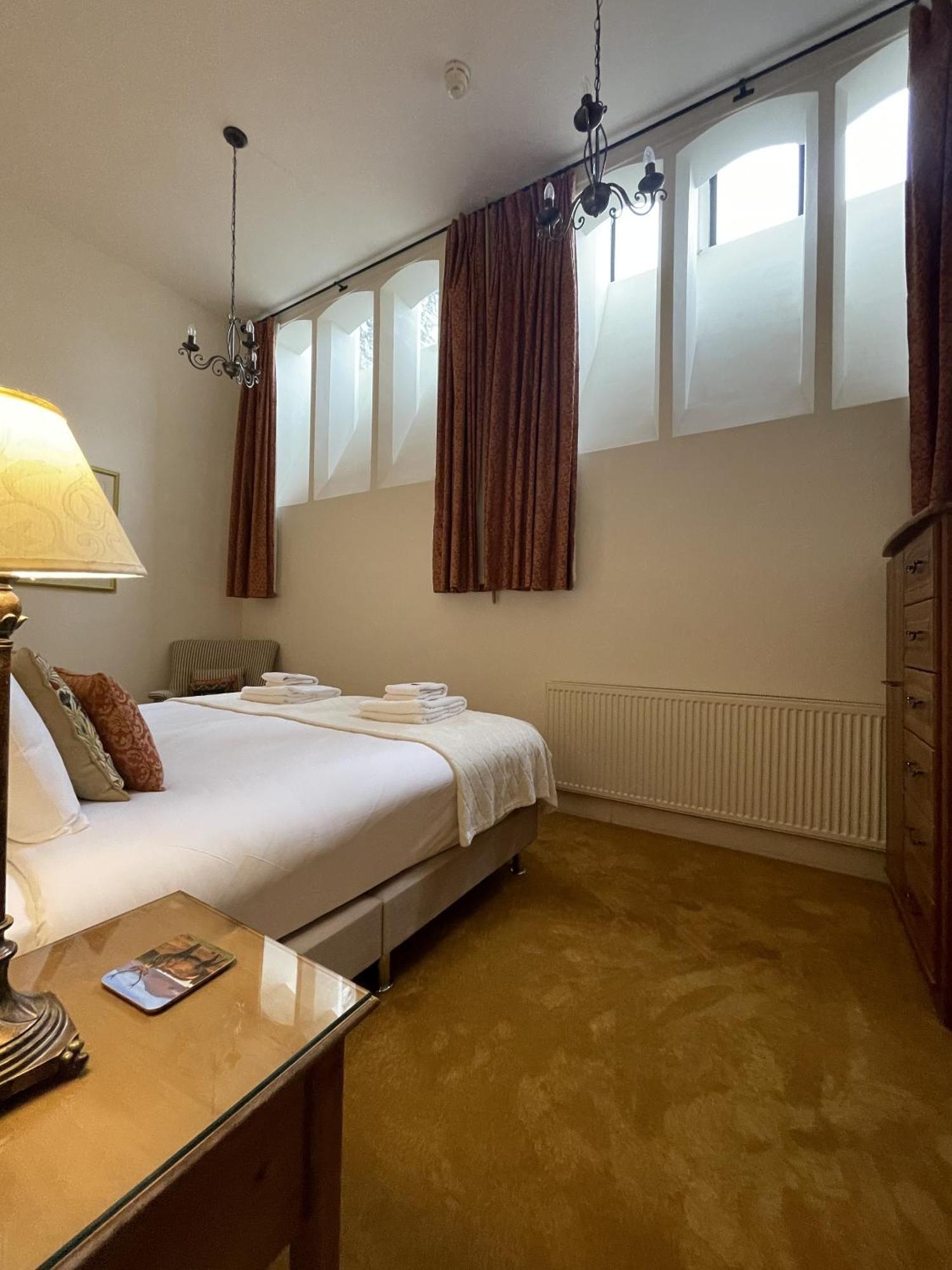The Classrooms, Loch Ness Abbey - 142M2 Lifestyle & Heritage Apartment - Pool & Spa - The Highland Club - Resort On Lake Shores Форт-Огастус Екстер'єр фото