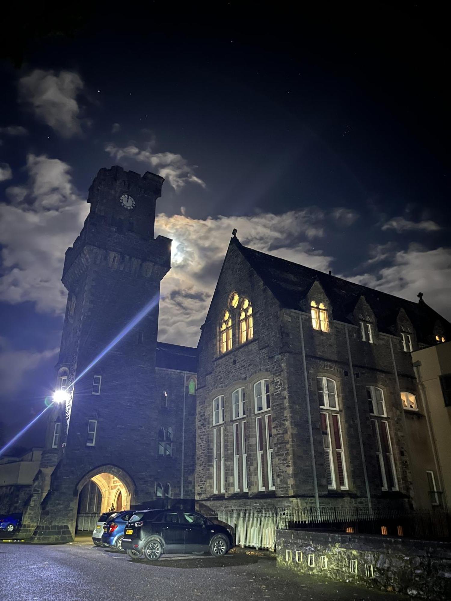 The Classrooms, Loch Ness Abbey - 142M2 Lifestyle & Heritage Apartment - Pool & Spa - The Highland Club - Resort On Lake Shores Форт-Огастус Екстер'єр фото