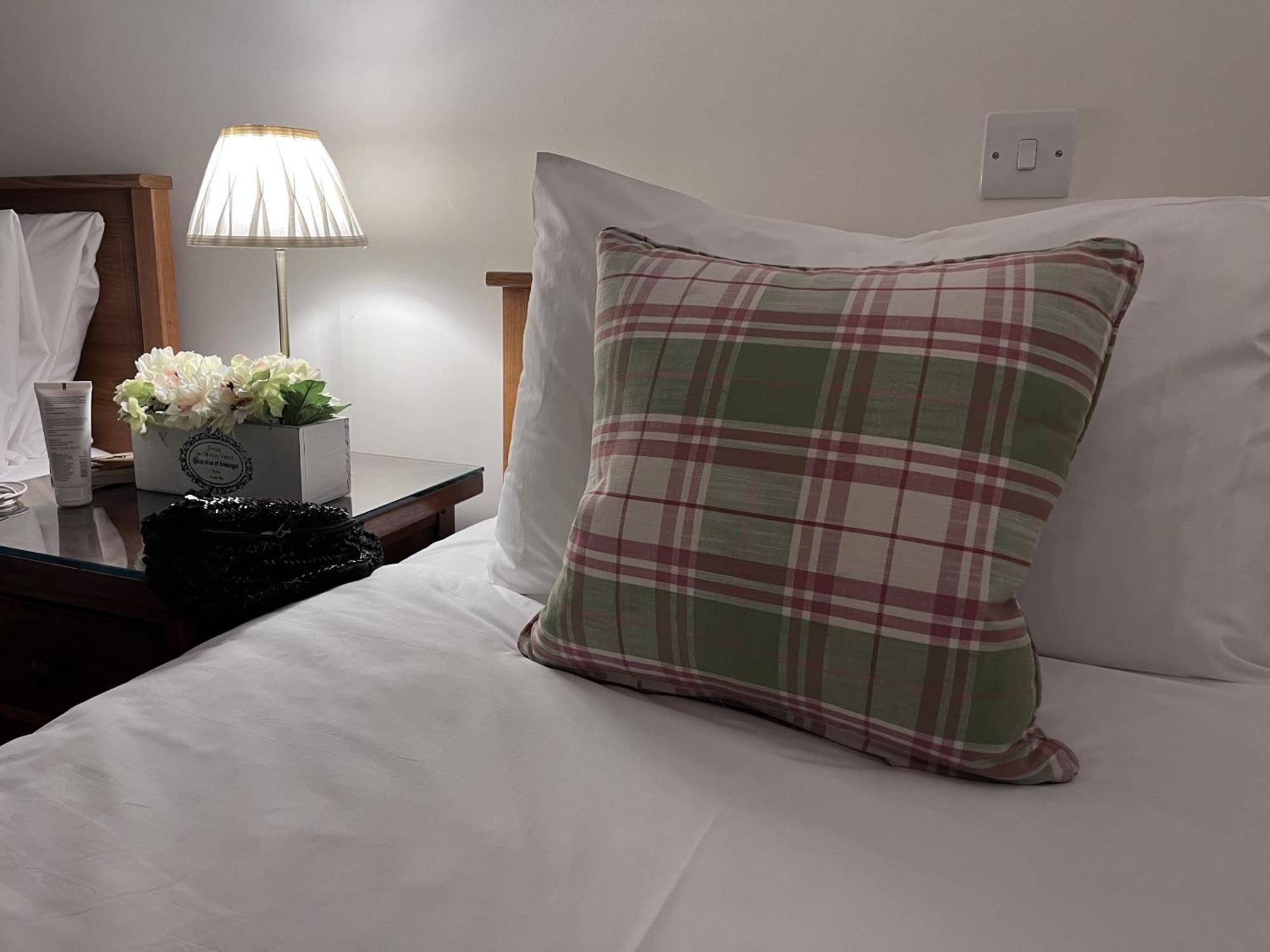 The Classrooms, Loch Ness Abbey - 142M2 Lifestyle & Heritage Apartment - Pool & Spa - The Highland Club - Resort On Lake Shores Форт-Огастус Екстер'єр фото